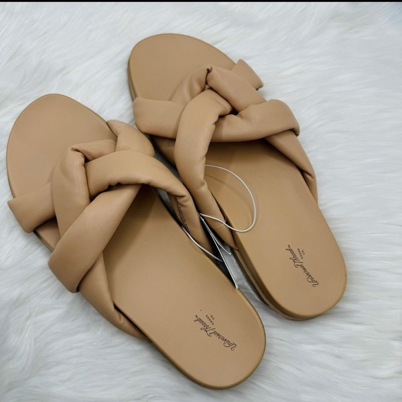 Universal Thread Shoes Women's Universal Thread Cosette Padded Slide Sandals 8.5 - Picture 2 of 8
